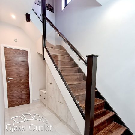 Infill balustrades installation (clamped)